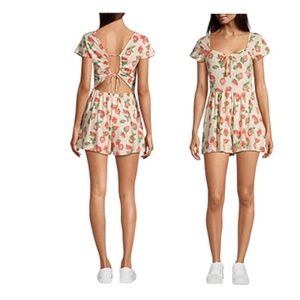 Arizona Short Sleeve Strawberry print Romper L